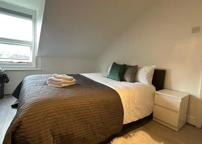 Economic Studio In The Heart Of Chiswick - London