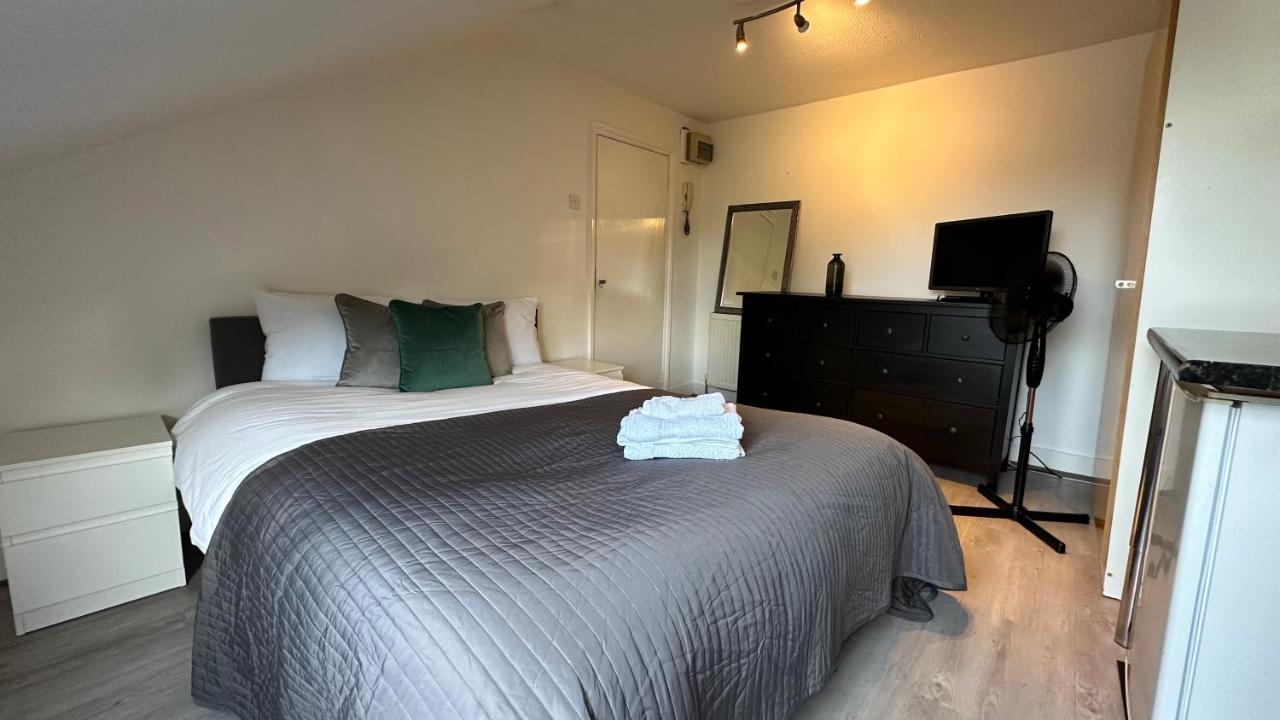 Apartment Economic In The Heart Of Chiswick - London